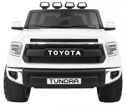 Vehicle Toyota Tundra White