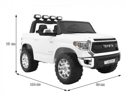 Vehicle Toyota Tundra White