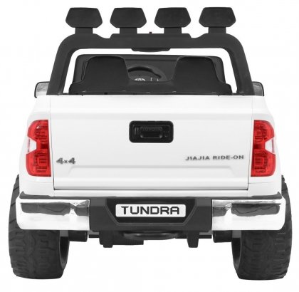 Vehicle Toyota Tundra White