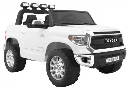 Vehicle Toyota Tundra White