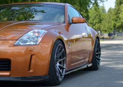 Prahové lišty NISSAN 350Z 2003- 2008 černý lesklý plast