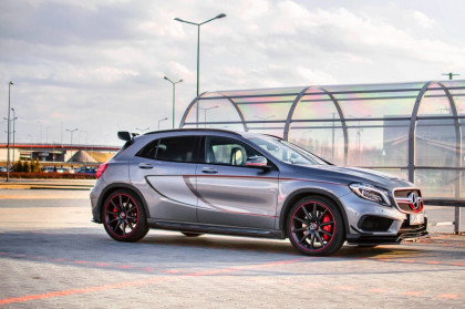 Prahové lišty MERCEDES-BENZ GLA 45 AMG SUV (X156) (2014-2017)  černý lesklý plast