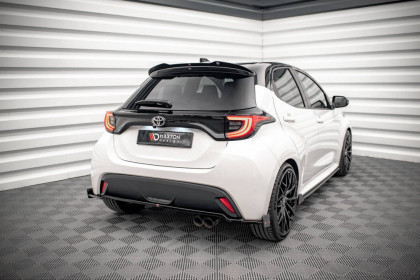 Prodloužení spoileru V.2 Toyota Yaris Mk4 černý lesklý plast