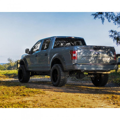 Front and rear fender flares Rough Country Defender Pocket