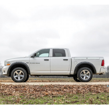 Front and rear fender flares Rough Country Pocket