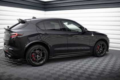 Prahové lišty Alfa Romeo Stelvio Quadrifoglio Mk1 černý lesklý plast