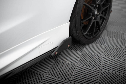 Prahové lišty V.4 + flaps Ford Fiesta ST / ST-Line Mk7 černý lesklý plast