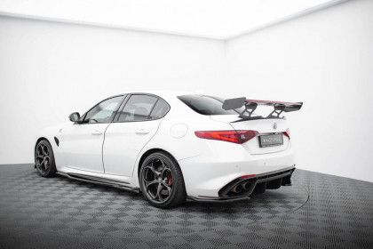 Zadní spoiler křídlo + LED Alfa Romeo Giulia Quadrifoglio carbon