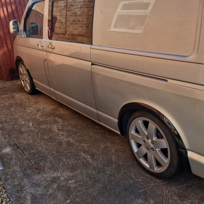 Plastové lemy blatníků VW Transporter T5 2003-2015 černý lesk (10ks)