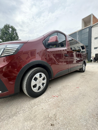 Plastové lemy blatníkůRENAULT Trafic 2022- (8ks)