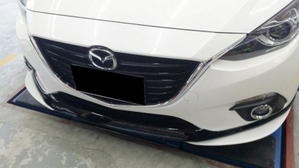 Dokładka zderzaka przedniego Mazda 3 5D 14-