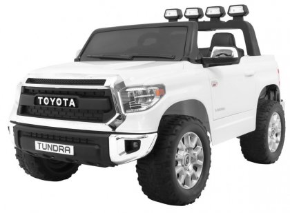 Vehicle Toyota Tundra White